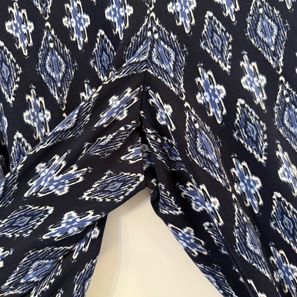 Women’s White House Black Market Blue patterned jogger Dress Pants size small - Picture 4 of 8